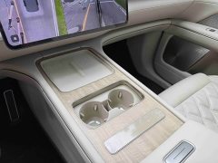 NIO ES8 Six-Seat Executive Luxury Edition - ფოტო 14