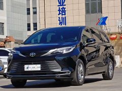 Toyota Sienna 2.5L Hybrid AWD Premium - ფოტო 1