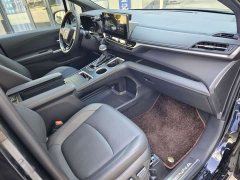 Toyota Sienna 2.5L Hybrid AWD Premium - ფოტო 17