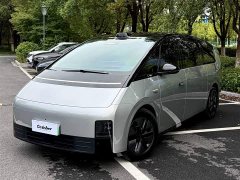 Li Auto Li Xiang MEGA Ultra - ფოტო 1