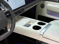 Li Auto Li Xiang MEGA Ultra - ფოტო 12