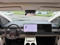 Li Auto Li Xiang MEGA Ultra - ფოტო 14