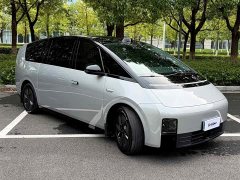 Li Auto Li Xiang MEGA Ultra - ფოტო 4