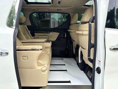 Toyota Alphard Hybrid 2.5L Premium Edition - ფოტო 17
