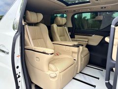 Toyota Alphard Hybrid 2.5L Premium Edition - ფოტო 19