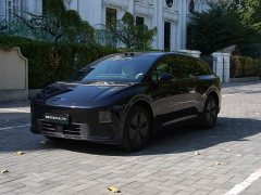 Li Auto i6 2025 Two-Wheel Drive Standard - ფოტო 1