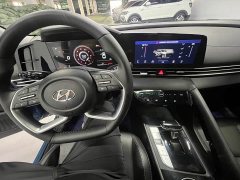 Hyundai Elantra 2022 1.5L CVT Luxury - ფოტო 16