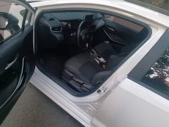 Toyota Corolla Hybrid 1.8H E-CVT Luxury - ფოტო 17