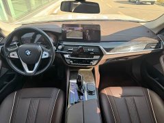BMW 5 Series 525Li Luxury Package - ფოტო 16
