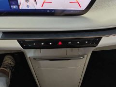 Buick GL8 New Energy Luzun Luxury Edition 6-Seater - ფოტო 13