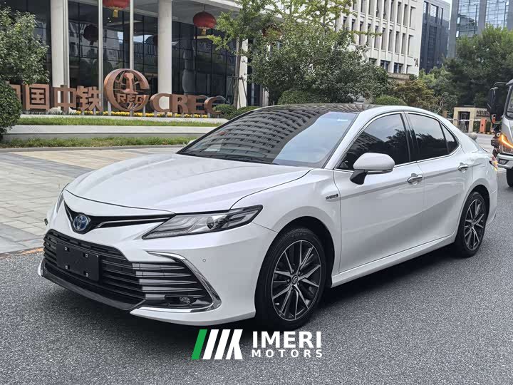 Toyota Camry Hybrid Luxury