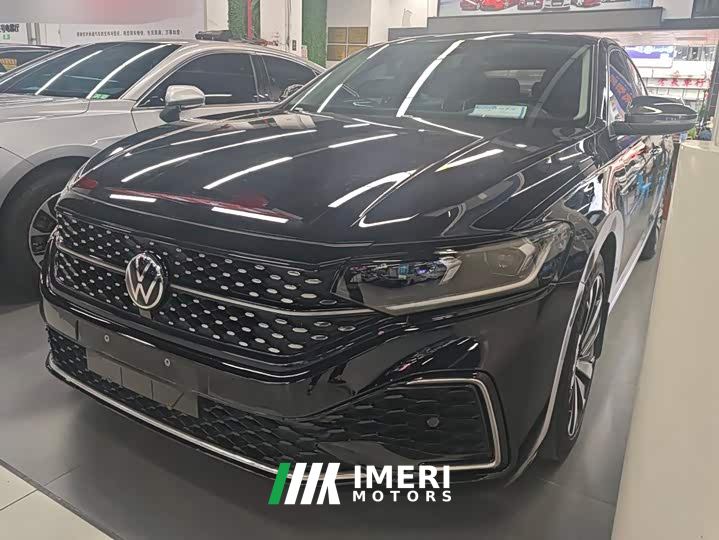 Volkswagen Passat 330TSI VIP