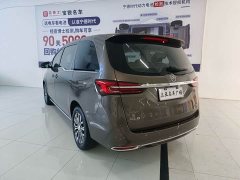Buick GL8 Land Business Class Smart Edition - ფოტო 7