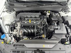Hyundai Elantra 1.5L CVT Luxury - ფოტო 20
