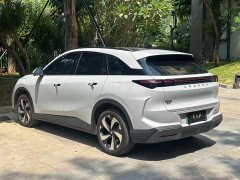 BAIC ARCFOX Alpha T5 Extended Range 1215 Yuan Jing Zhi Xing Version - ფოტო 4