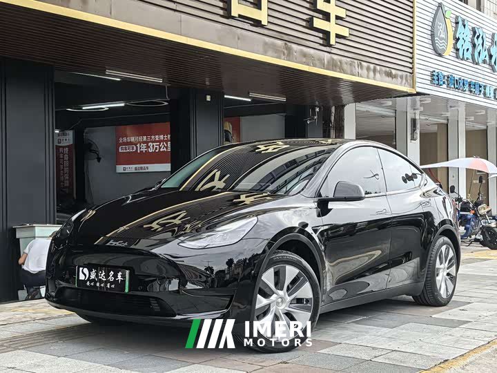Tesla Model Y Facelift Rear-Wheel Drive