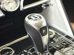Bentley Flying Spur Plug-in Hybrid 4.0T V8 Mulliner - ფოტო 12