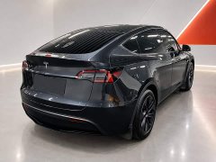 Tesla Model Y Rear-Wheel Drive - ფოტო 6