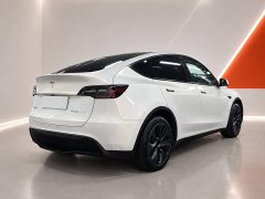 Tesla Model Y Long Range All-Wheel Drive - ფოტო 6