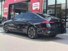 BMW 5 Series 530Li Premier M Sport Package - ფოტო 3