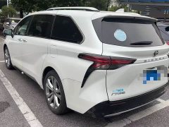Toyota Sienna 2.5L Hybrid Platinum Edition - ფოტო 4