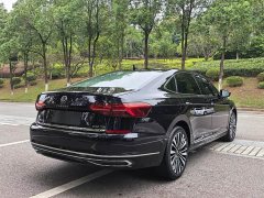 Volkswagen Passat 330TSI Luxury - ფოტო 4