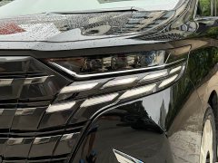 Toyota Alphard 2.5L Automatic - ფოტო 10