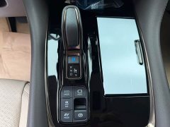 Toyota Alphard 2.5L Automatic - ფოტო 16