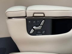 Toyota Alphard 2.5L Automatic - ფოტო 17
