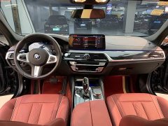 BMW 5 Series Facelift 525Li M Sport Package - ფოტო 10