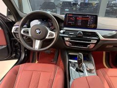 BMW 5 Series Facelift 525Li M Sport Package - ფოტო 11