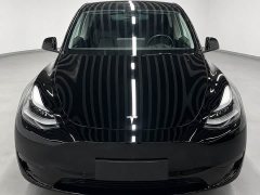 Tesla Model Y Rear-Wheel Drive - ფოტო 3