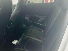 Tesla Model Y Standard Range RWD - ფოტო 4