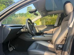 Tesla Model Y Rear-Wheel Drive - ფოტო 4