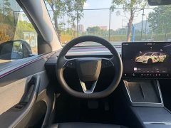 Tesla Model Y Rear-Wheel Drive - ფოტო 5