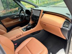 Toyota Vellfire Crown Hybrid 2.5L Executive Premier Edition - photo 18
