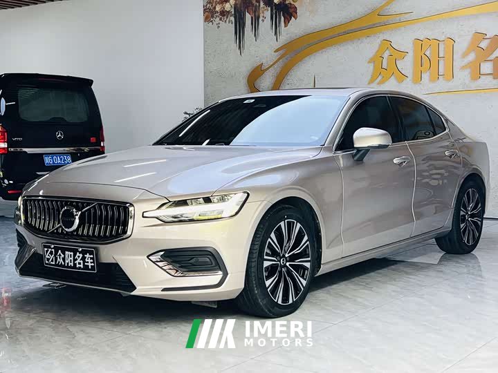 Volvo S60 2023 B4 Smart Luxury Edition - ავტომობილი ჩინეთიდან