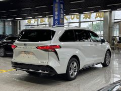 Toyota Sienna 2021 2.5L Hybrid Platinum Edition - ფოტო 15