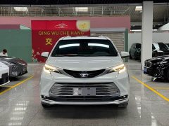 Toyota Sienna 2021 2.5L Hybrid Platinum Edition - ფოტო 2