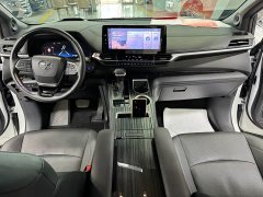 Toyota Sienna 2021 2.5L Hybrid Platinum Edition - ფოტო 8