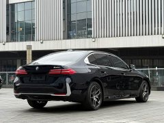 BMW 5 Series 530Li Premier Luxury Package - ფოტო 4