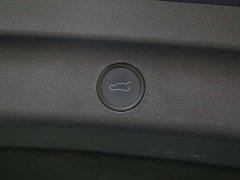 Tesla Model Y Rear-Wheel Drive - ფოტო 13