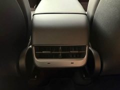 Tesla Model Y Rear-Wheel Drive - ფოტო 13