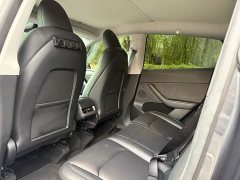 Tesla Model Y Rear-Wheel Drive - ფოტო 8