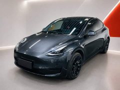 Tesla Model Y Rear-Wheel Drive - ფოტო 1