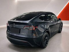 Tesla Model Y Rear-Wheel Drive - ფოტო 4