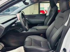 Tesla Model Y Rear-Wheel Drive - ფოტო 6