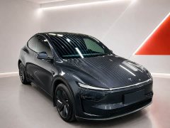 Tesla Model Y Rear-Wheel Drive - ფოტო 3