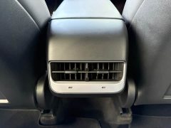 Tesla Model Y Rear-Wheel Drive - ფოტო 17