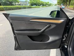 Tesla Model Y Rear-Wheel Drive - ფოტო 9